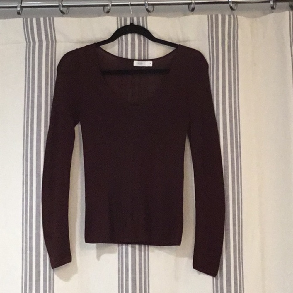 Neiwai sweater